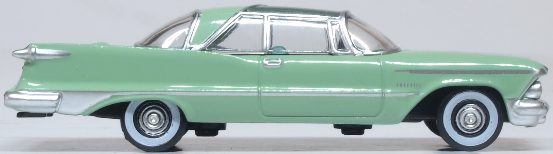 Oxford Diecast Highland Green-Ballad Green Imperial Crown 2 Door