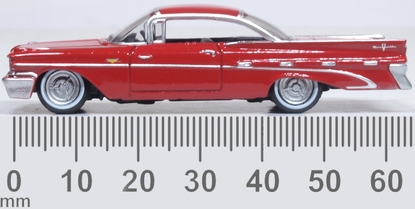 Oxford Diecast Pontiac Bonneville Mandalay Red Coupe 1959
