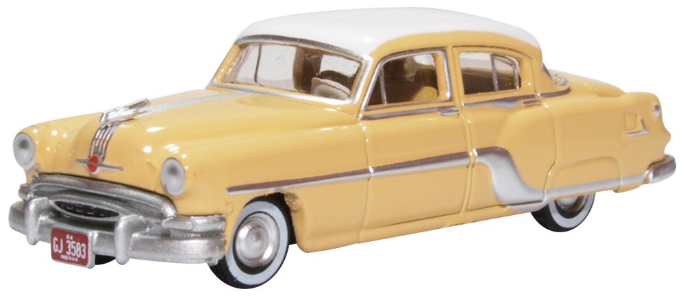 Oxford Diecast Pontiac Chieftain 4 Door 1954 Winter White maize Yellow 87PC54002