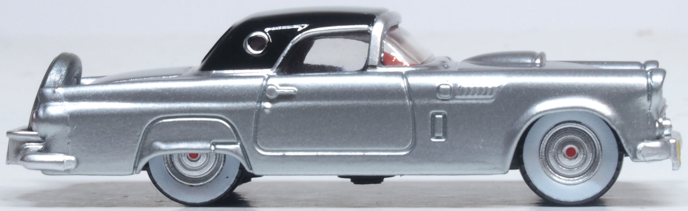 Oxford Diecast Ford Thunderbird 1956 Gray Metallic and Raven Black