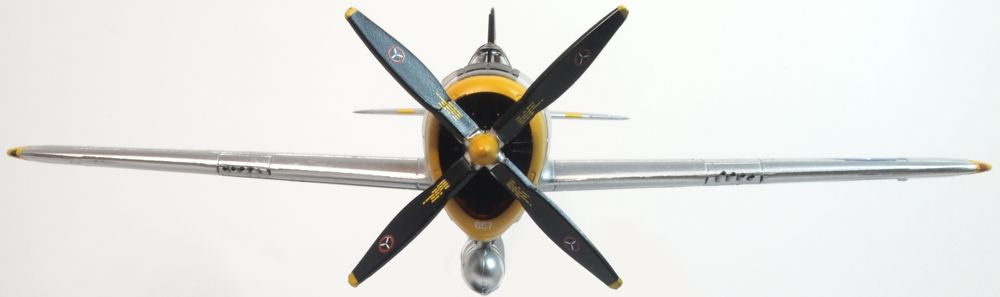 Oxford Diecast P-47 Thunderbolt 333rd FS318FG - Capt Daniel Boone AC117