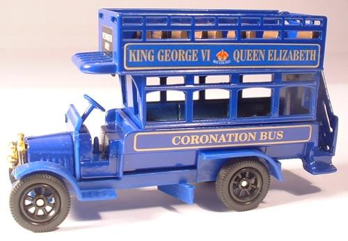 OXFORD DIECAST B078 Queen Mother Newspaper Oxford Original Bus 1:76 Scale Model Omnibus Theme