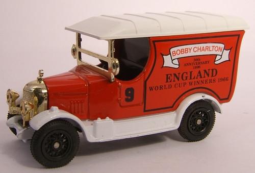 OXFORD DIECAST FB05 B.CHARLTON 9 Oxford Originals Non Scale Model Football Theme