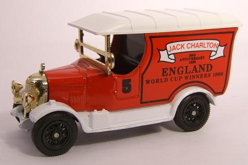 OXFORD DIECAST FB06 J.CHARLTON 5 Oxford Originals Non Scale Model Football Theme