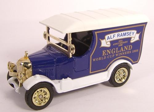 OXFORD DIECAST FB10 A.RAMSEY Oxford Originals Non Scale Model Football Theme