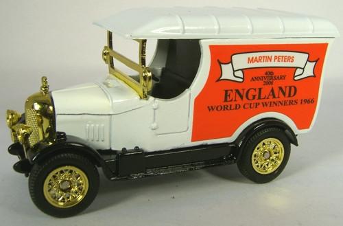 OXFORD DIECAST FB16 Martin Peters Wilson 40th Anniversary Non Scale Model Football Theme