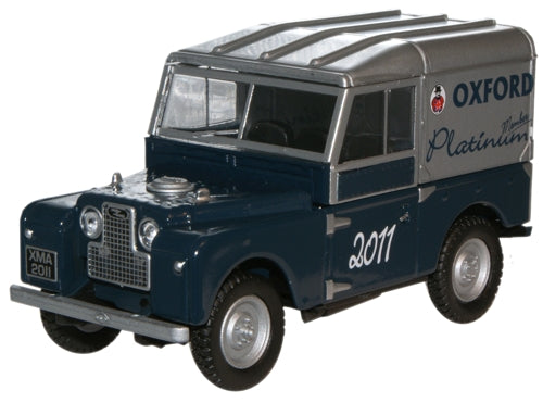 2011 Oxford Diecast Platinum Land Rover- 1:43 Scale LAN188018