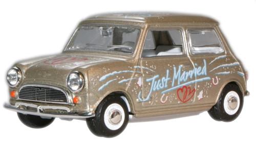 OXFORD DIECAST MIN016 Just Married Mini Car Oxford Gift 1:43 Scale Model 