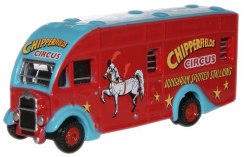 OXFORD DIECAST NAH006 Chipperfield Spotted Stallions Albion Horsebox 1:148 Scale Model 