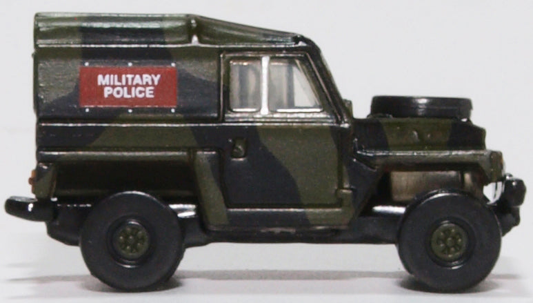 Oxford Diecast Land Rover Lightweight Military Police NLRL002