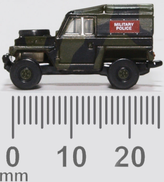 Oxford Diecast Land Rover Lightweight Military Police NLRL002