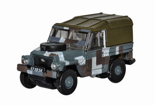 Oxford Diecast Land Rover Lightweight Berlin Scheme NLRL004