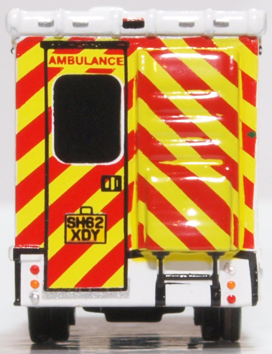 Oxford Diecast Mercedes Ambulance Scottish Ambulance Service NMA004