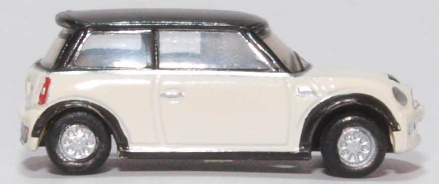 Oxford Diecast New Mini Pepper White NNMN002