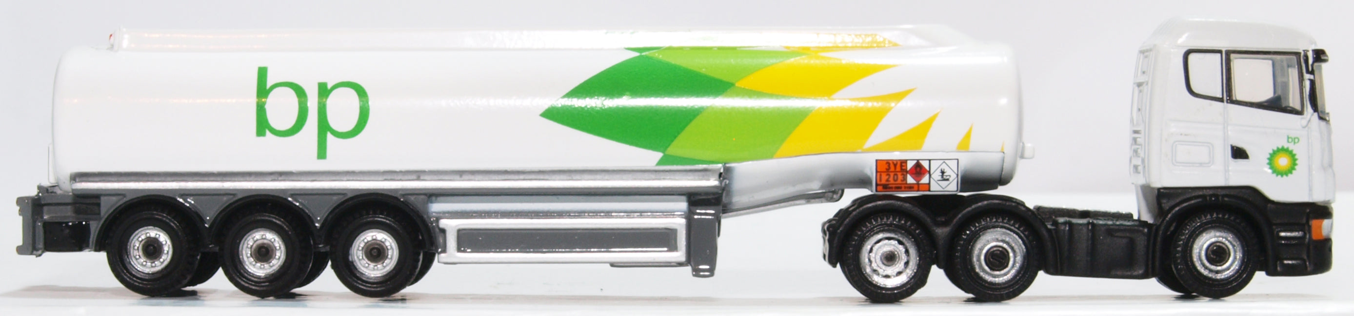 Oxford Diecast Scania Highline Tanker BP NSHL01TK