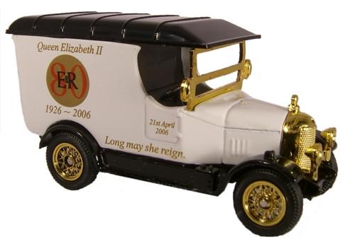 OXFORD DIECAST ROY013 Queens 80th White Oxford Originals Non Scale Model Royalty Theme