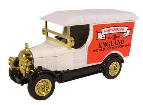 OXFORD DIECAST FB17 Bobby Charlton Wilson 40th Anniversary Non Scale Model Football Theme